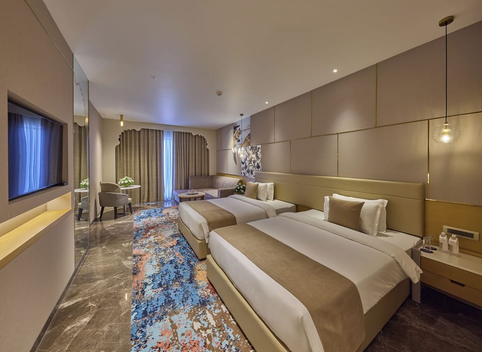 Family Room with 2 Queen Beds | City view