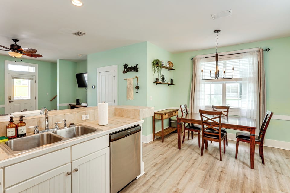 House (2 Bedrooms) | Interior