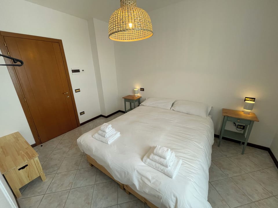 Room | WiFi (free)