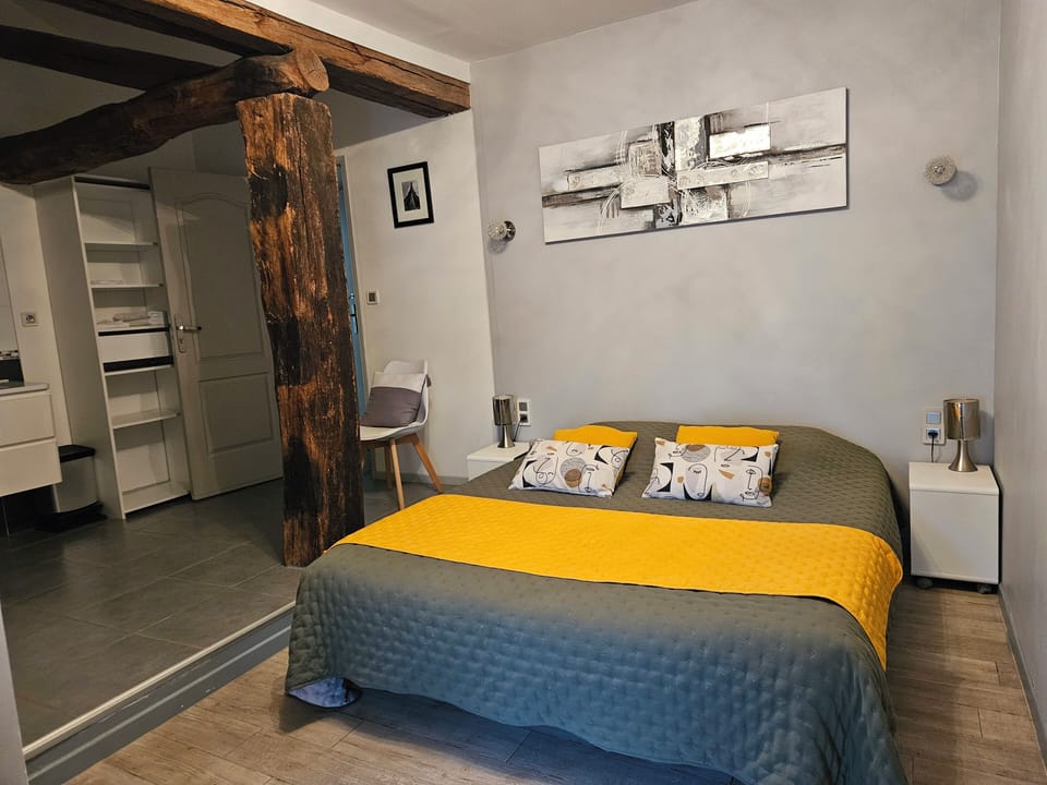 Classic Double Room | Free WiFi