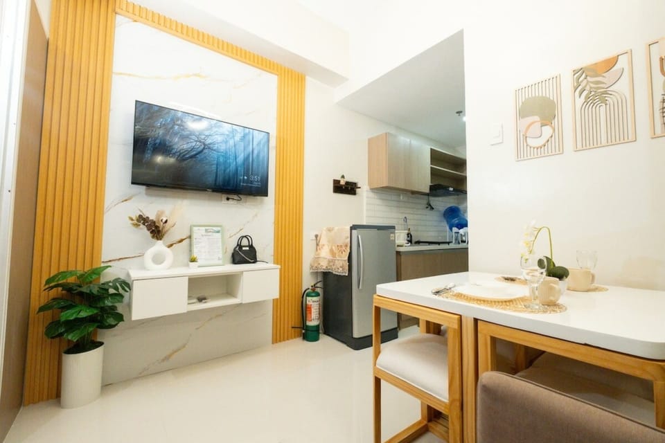 Comfort Studio, Balcony, Garden View | Living area | 43-inch Smart TV with digital channels, foosball