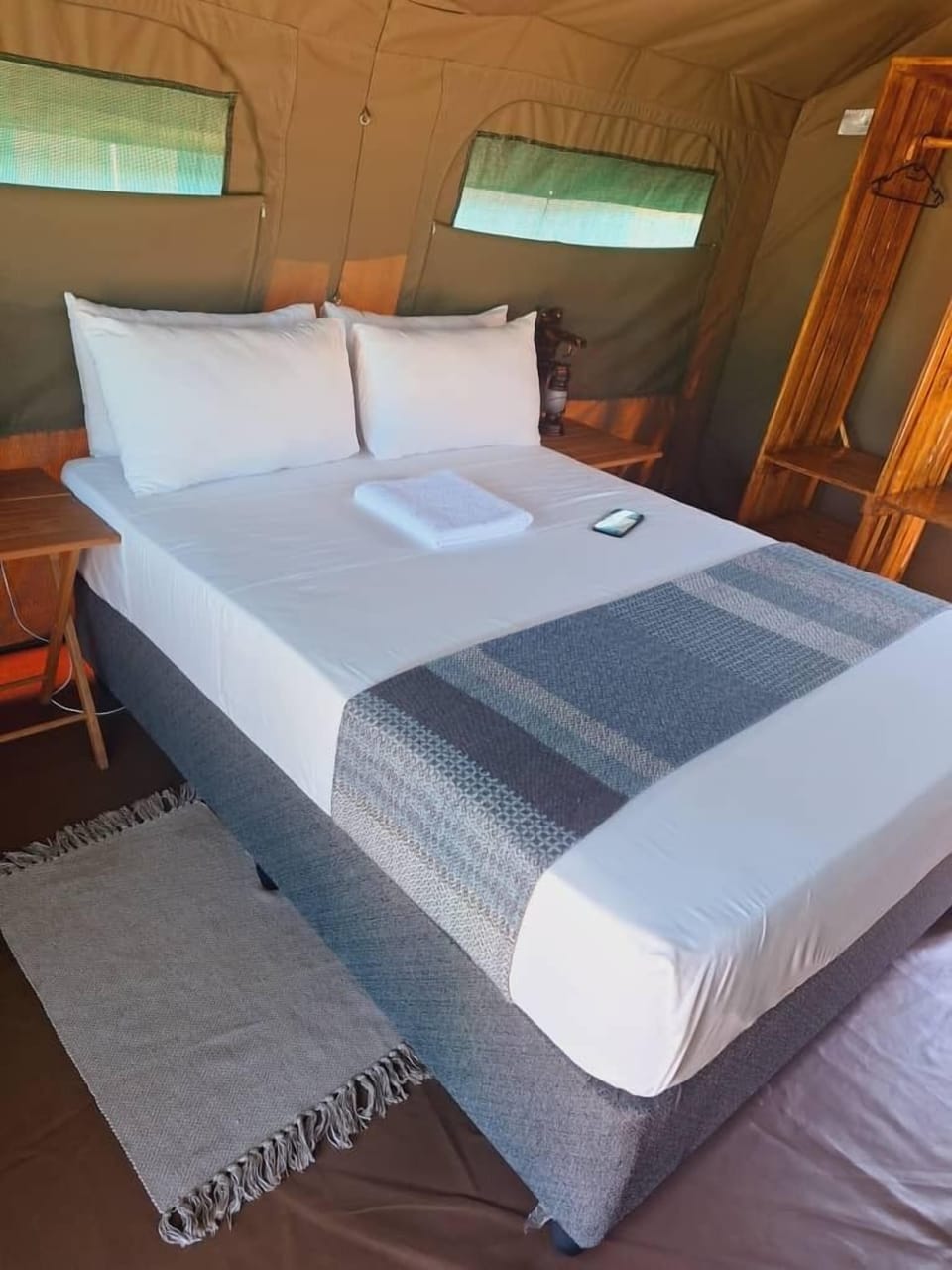 Standard Tent, Garden View | Desk, laptop workspace, WiFi (free)