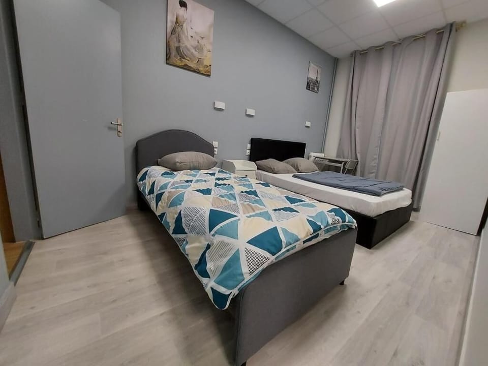 Comfort Triple Room | Desk, laptop workspace, free WiFi