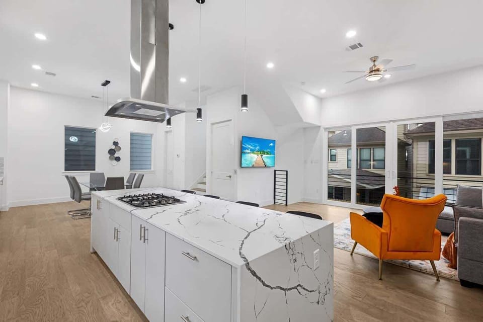 House | 6 bedrooms, high-speed internet