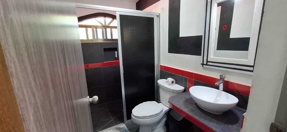 Standard Single Room, Balcony, Lagoon View | Bathroom | Shower, towels, soap, shampoo