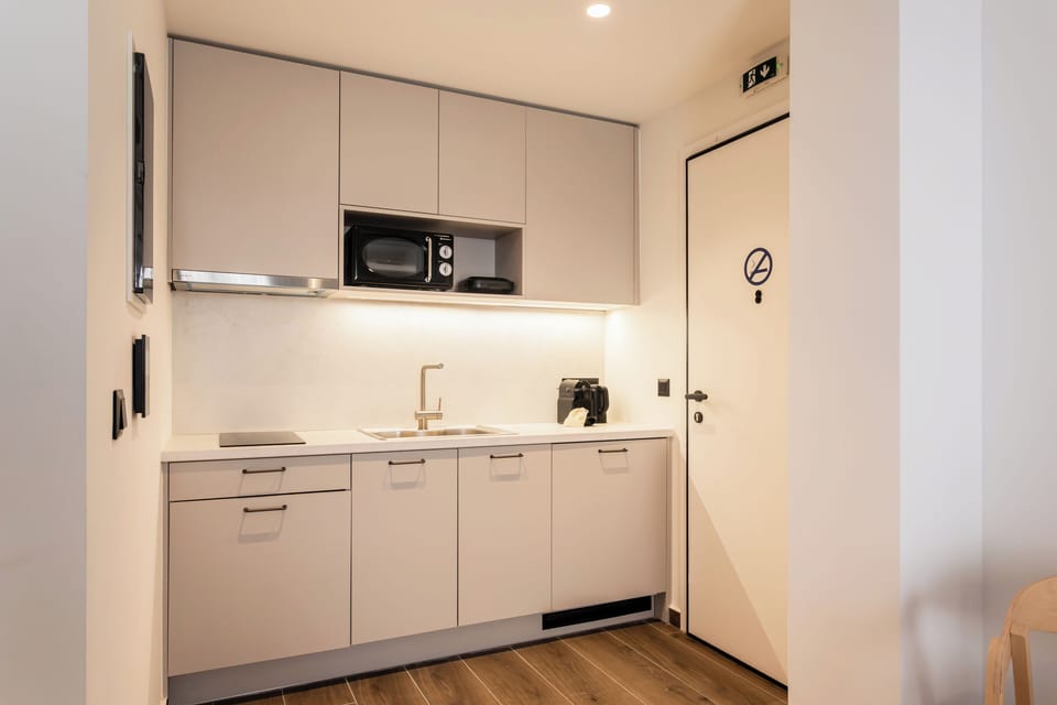 KLEO Hecate | Private kitchen | Fridge, microwave, coffee/tea maker, electric kettle