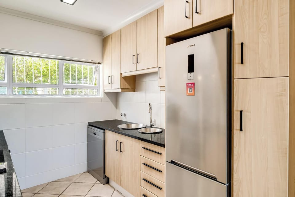 Apartment | 2 bedrooms, desk, Internet