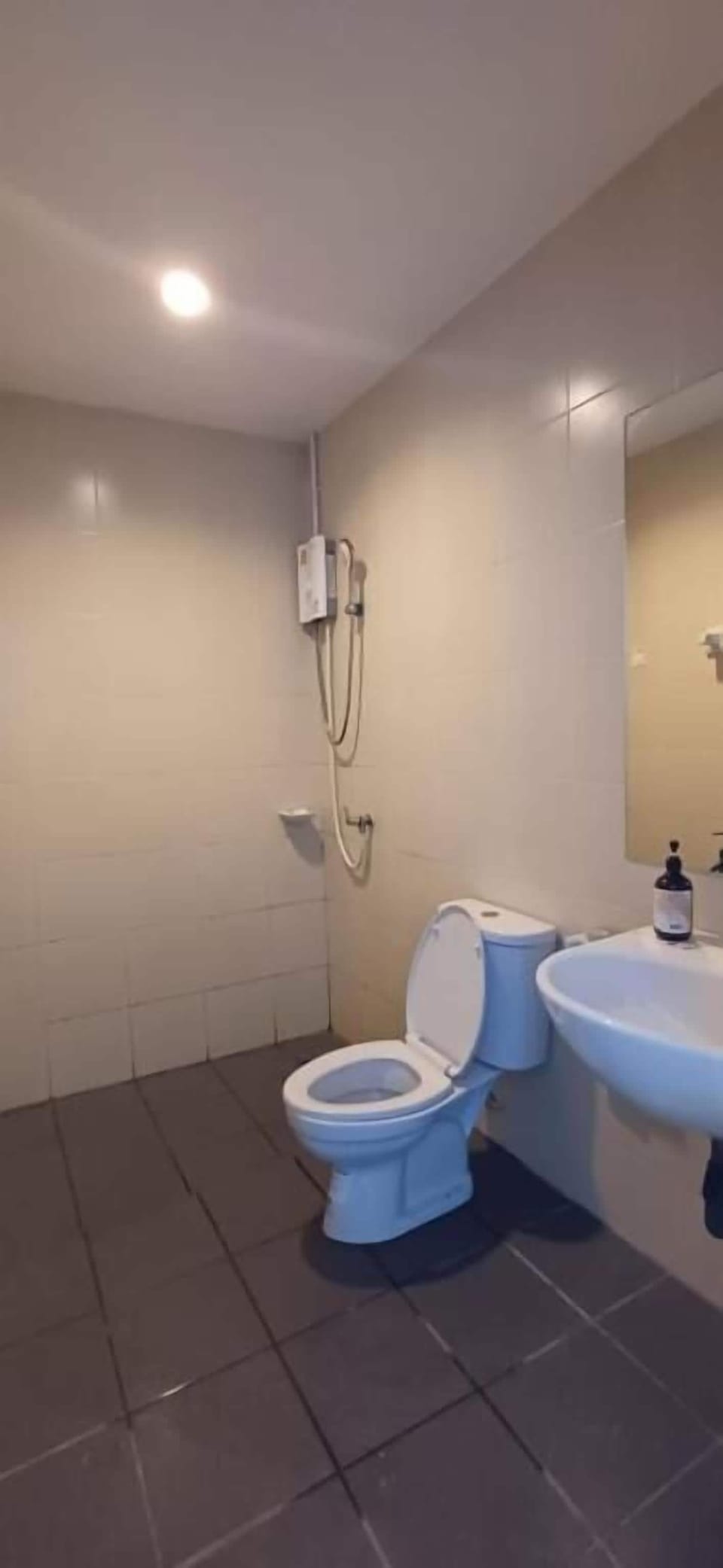 Free toiletries, slippers, towels, toilet paper