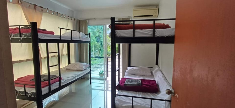In-room safe, laptop workspace, free WiFi