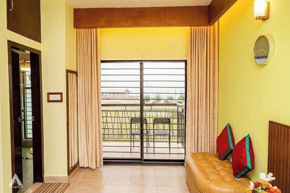 Deluxe Double Room, Balcony, River View | WiFi (free)