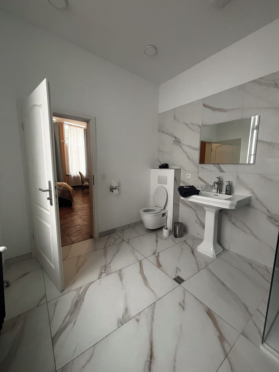 Quadruple Room, Non Smoking, City View | Bathroom | Hair dryer, towels, soap, shampoo