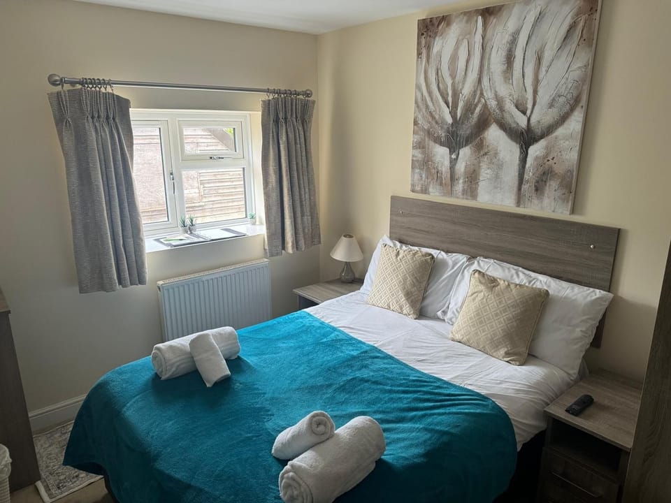 Basic Double Room | Iron/ironing board, free WiFi