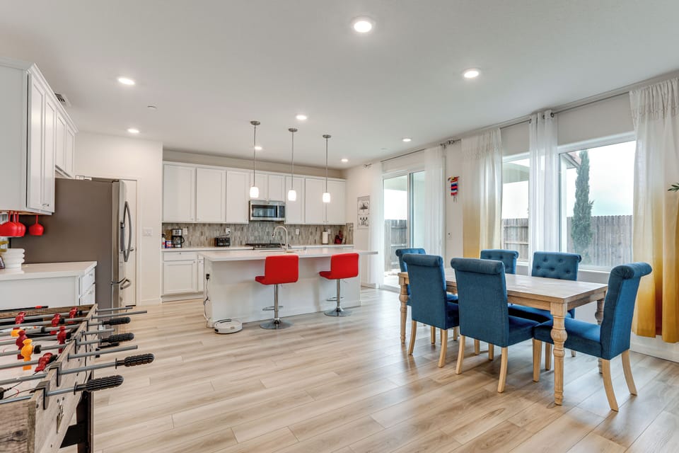 House (4 Bedrooms) | Interior