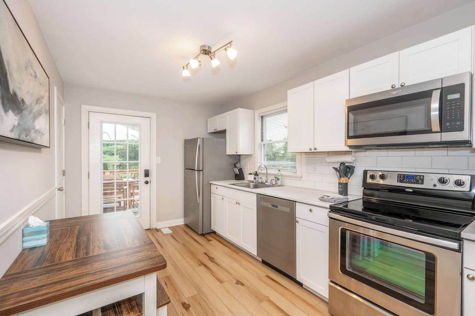 House, Multiple Beds, Patio, Garden View (Valley Ridge Retreat) | Private kitchen