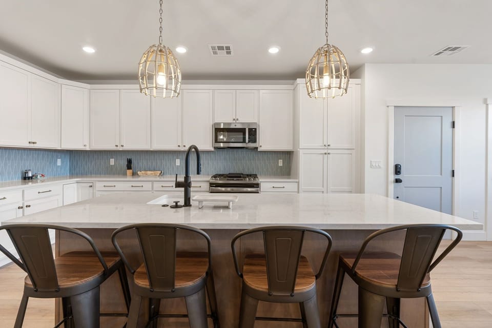 Condo, 3 Bedrooms | Private kitchen | Fridge, oven, coffee/tea maker, toaster