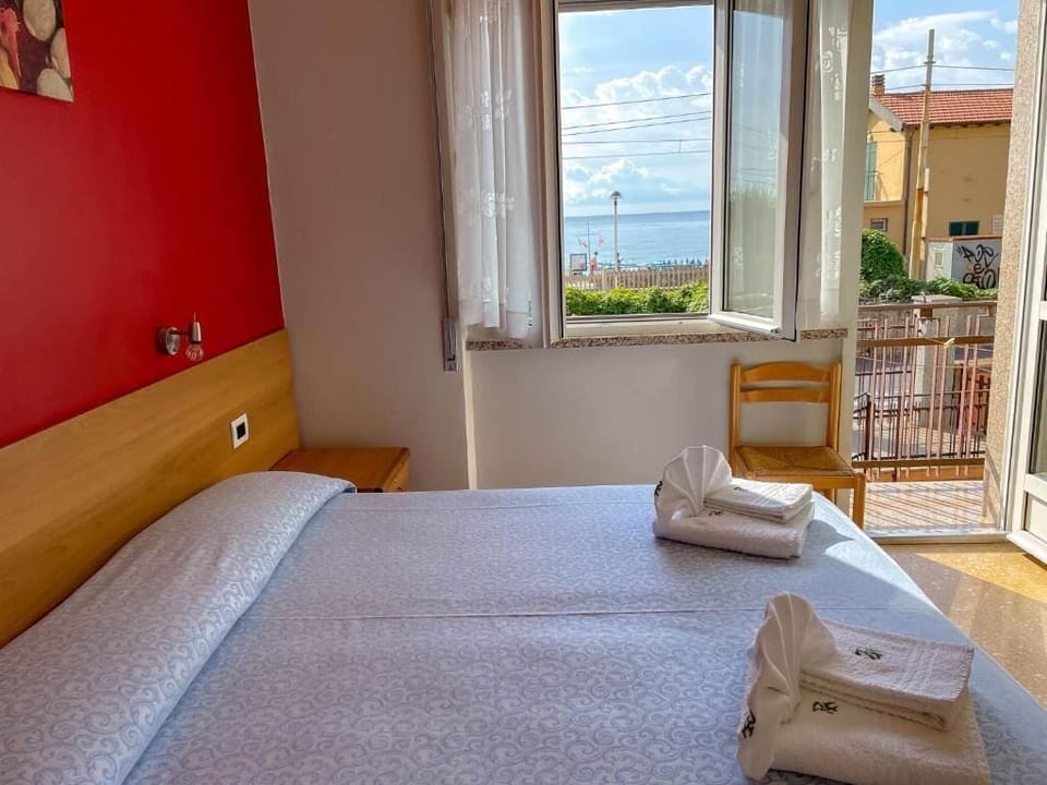 Classic Double or Twin Room, Balcony, Sea View | Desk, free WiFi