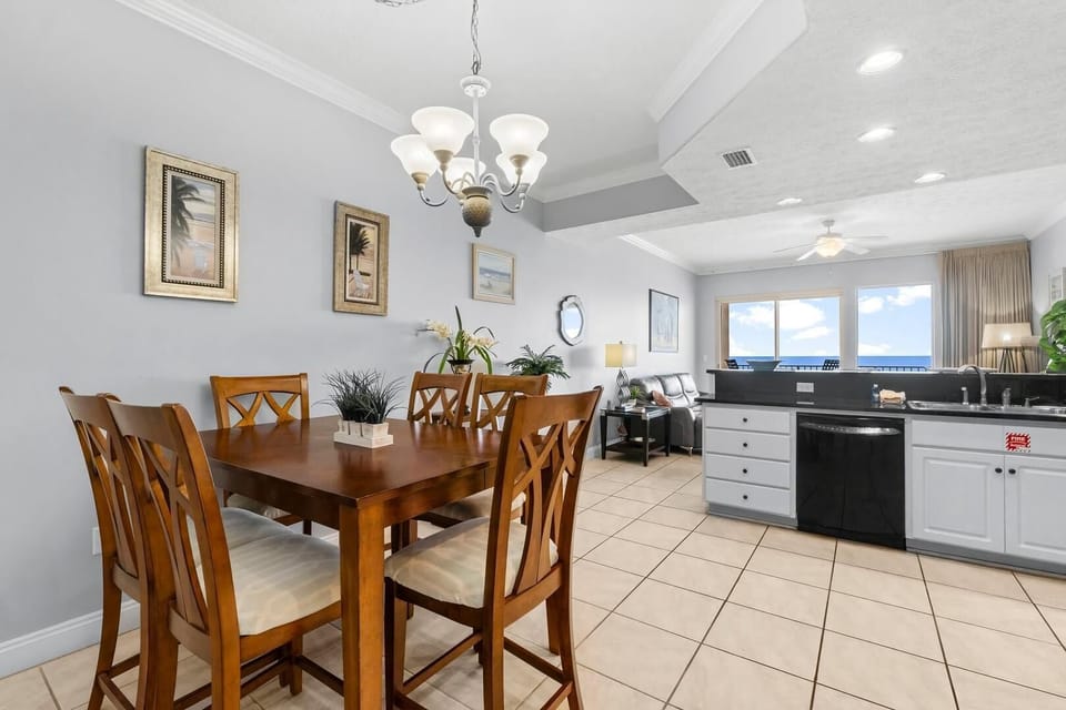 Condo, Multiple Beds (Treasure Island 511) | Dining