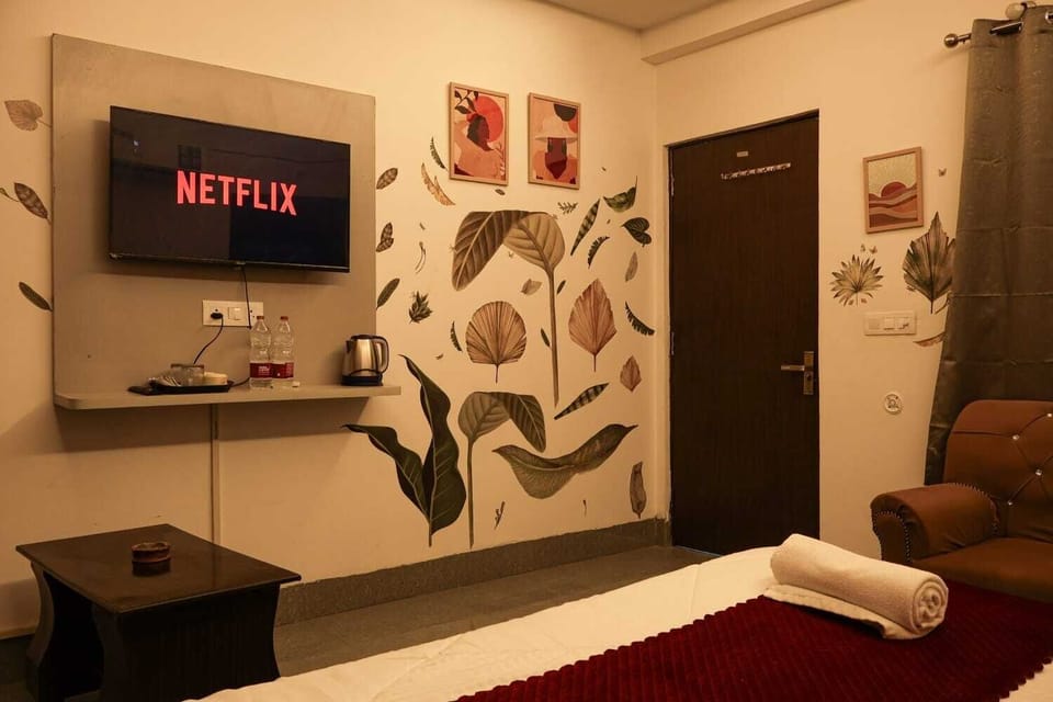 Premium bedding, rollaway beds, free WiFi, bed sheets