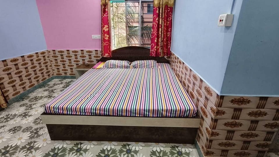 Deluxe Double Room, City View | Desk, laptop workspace, free WiFi
