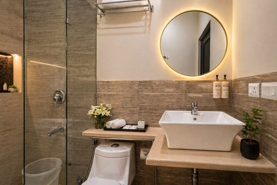 Standard Room | Bathroom | Shower, free toiletries, hair dryer, slippers