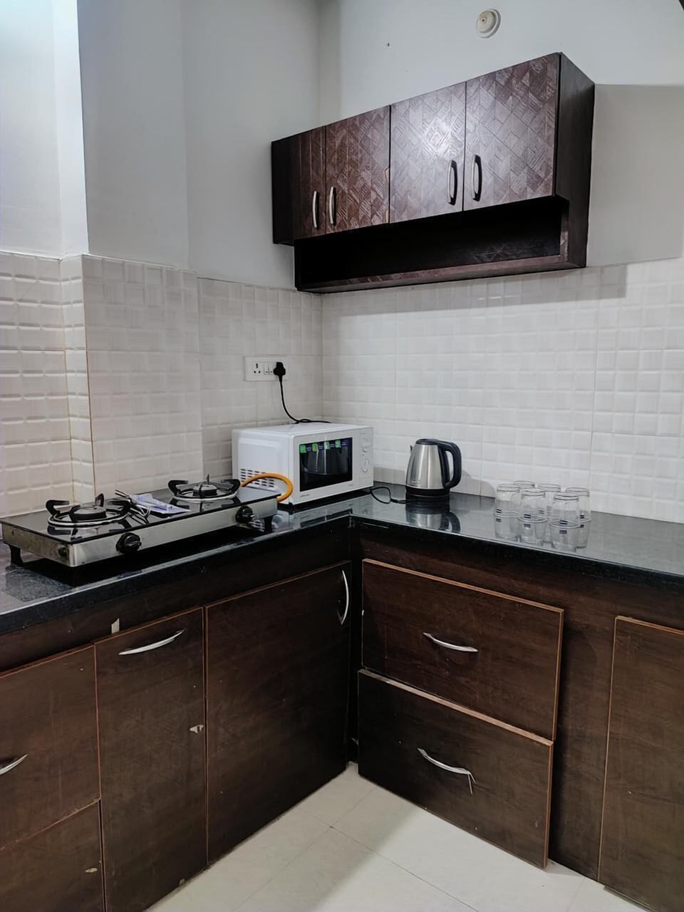 Superior Villa, 3 Bedrooms, Balcony, City View | Private kitchen | Fridge, microwave, oven, stovetop