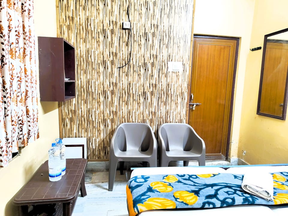 Deluxe Double Room | Hypo-allergenic bedding, soundproofing, free WiFi, bed sheets