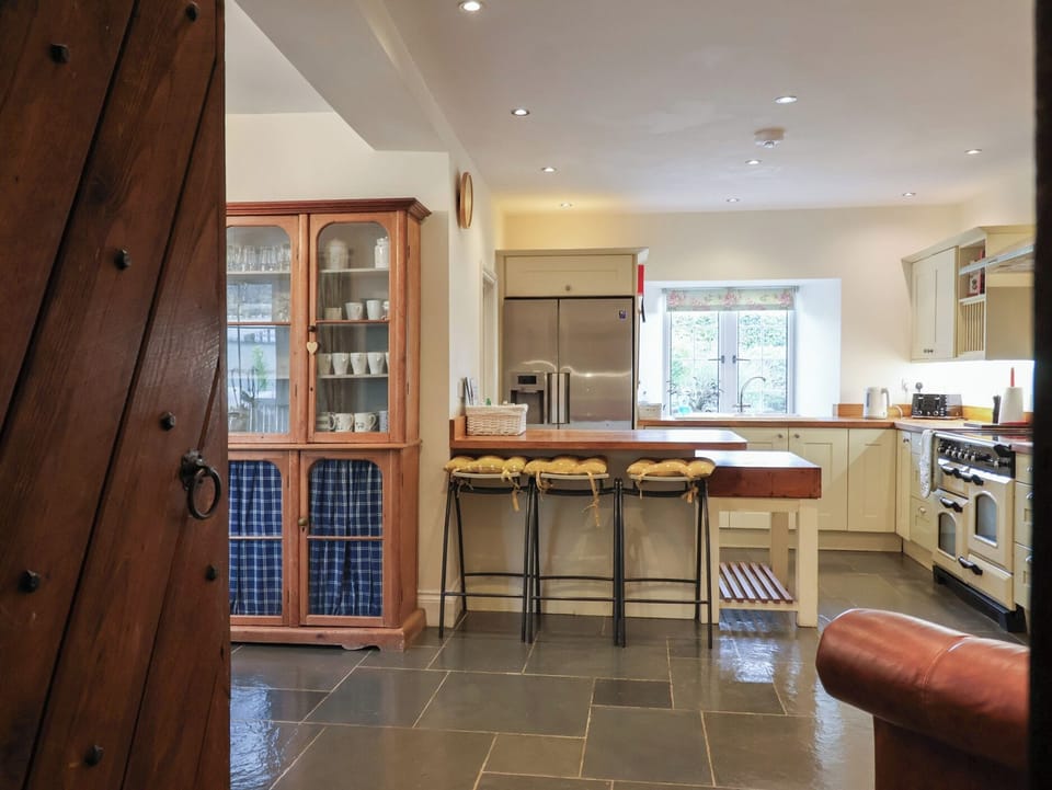 Fridge, microwave, dishwasher, toaster