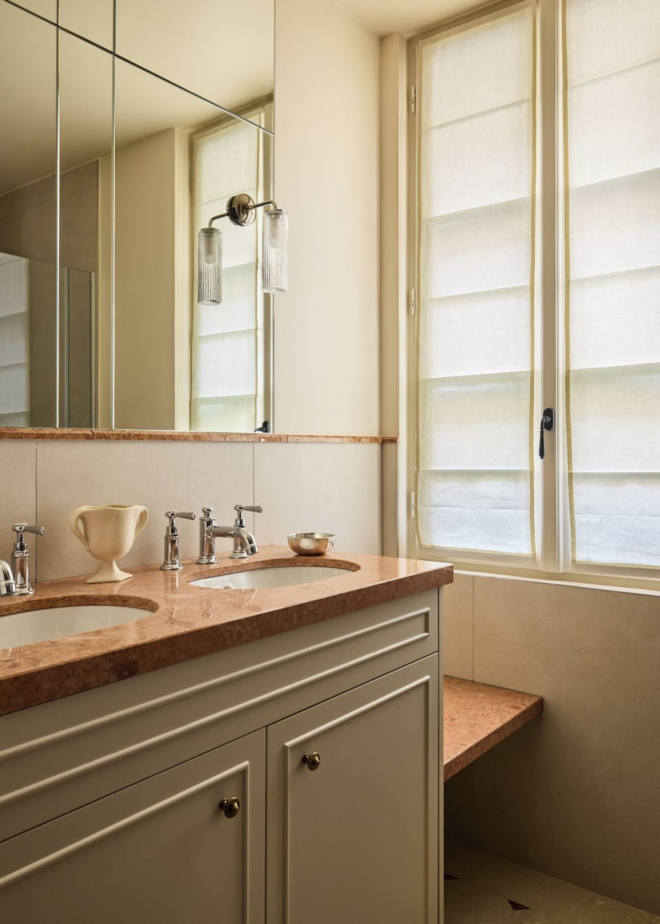 Privilege Room, Courtyard View | Bathroom | Hair dryer, towels, soap, shampoo