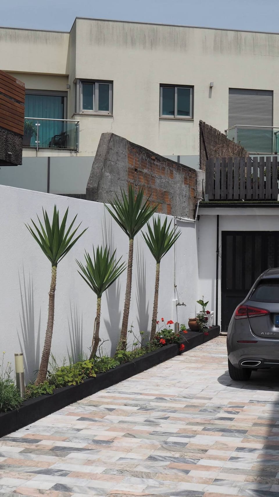 House, 5 Bedrooms, Balcony | Property grounds