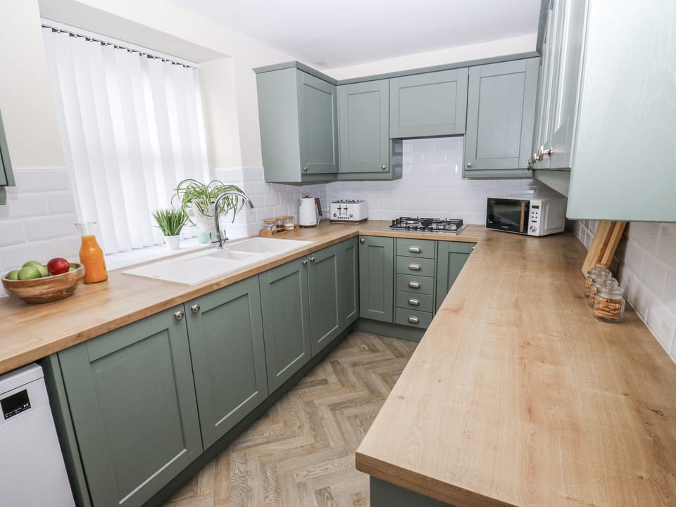 Fridge, microwave, dishwasher, toaster