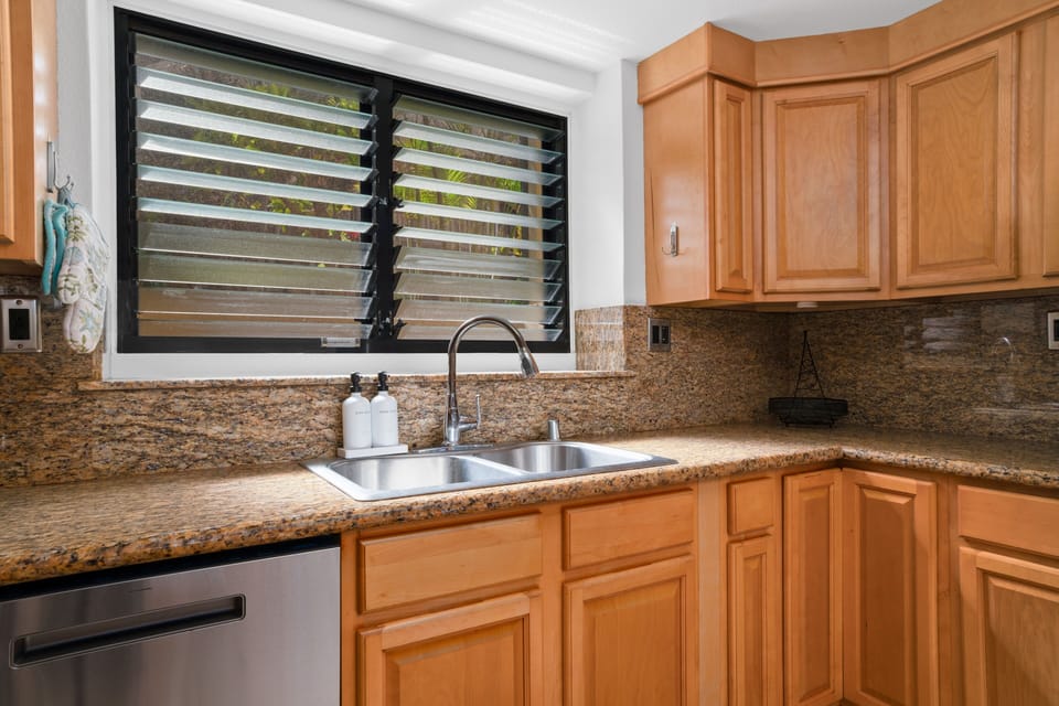 Condo, 2 Bedrooms | Private kitchen | Coffee/tea maker, fridge, oven, toaster