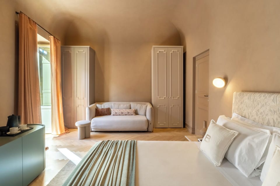 Grand Room, 1 King Bed with Sofa bed, City View | In-room safe, soundproofing, free WiFi