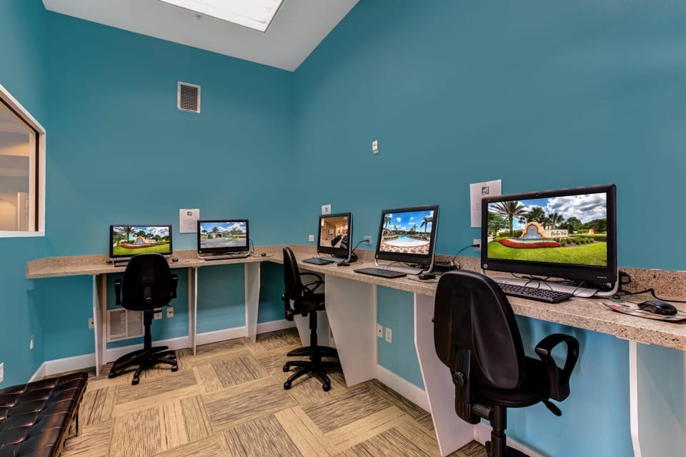 House | 6 bedrooms, high-speed internet