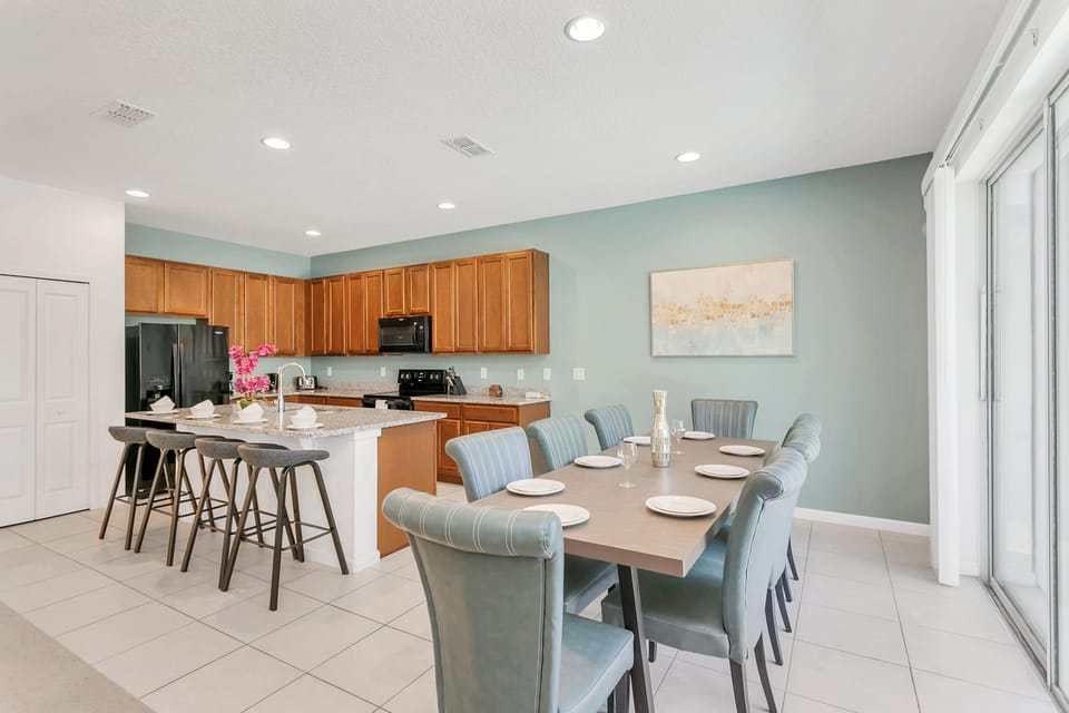 House | 6 bedrooms, high-speed internet