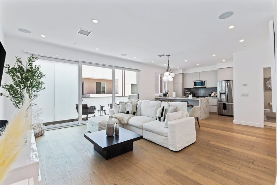 Family House, City View | Living area