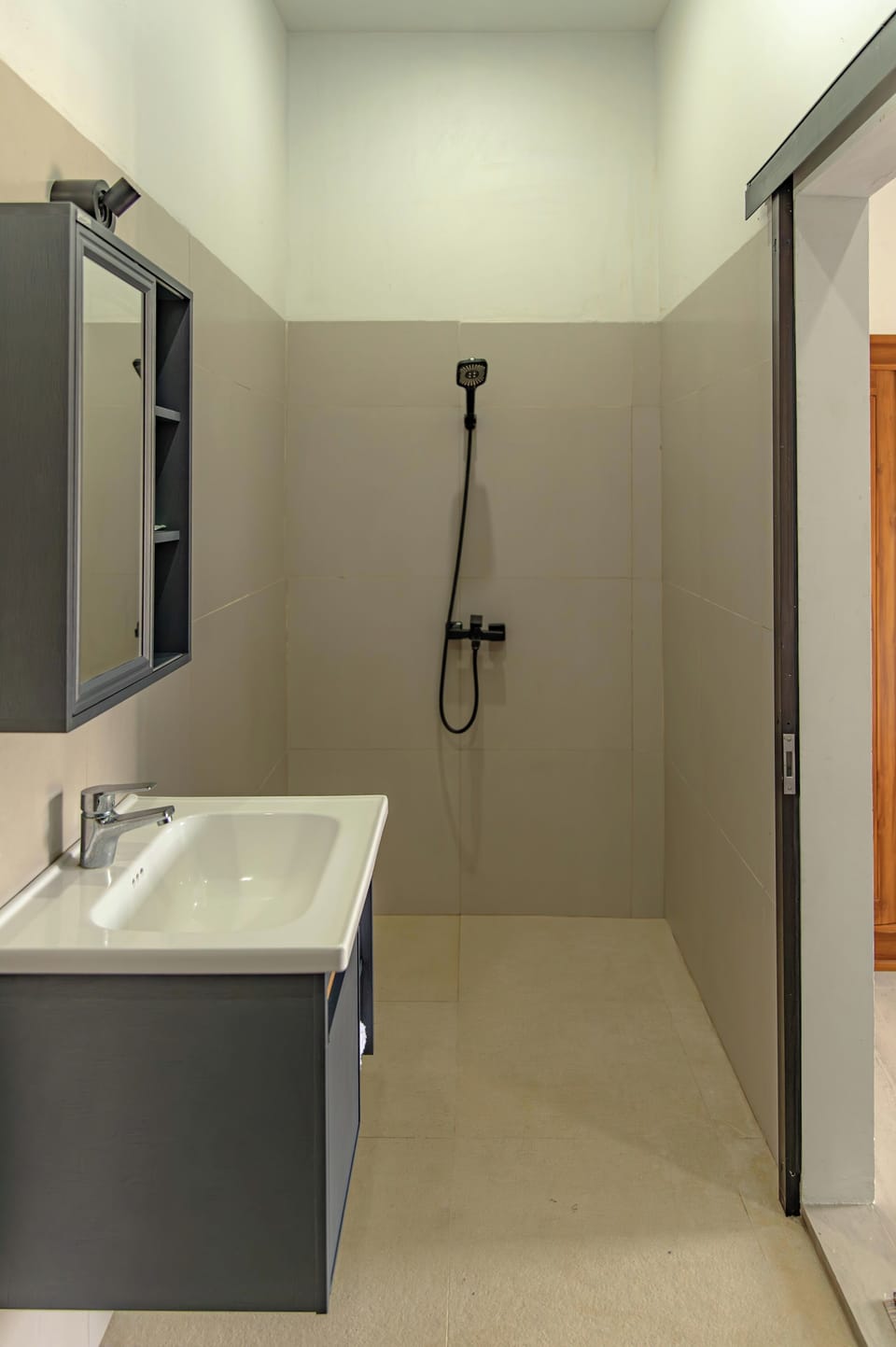 Shower, towels