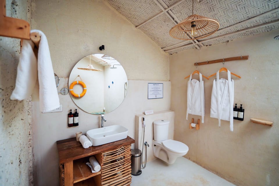 Junior Suite with Private Pool | Bathroom | Hair dryer, soap, shampoo, toilet paper