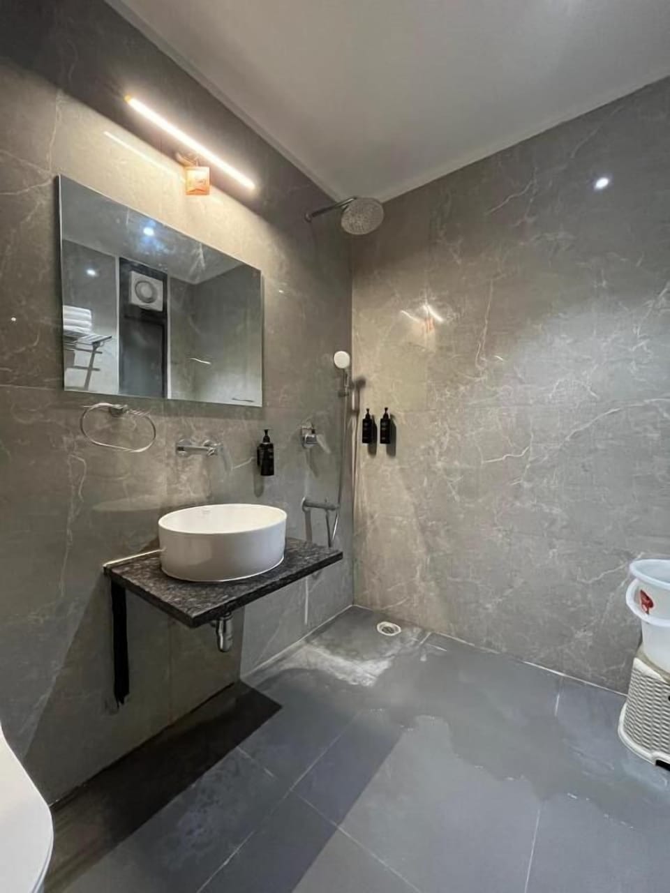 Free toiletries, hair dryer, slippers, bidet