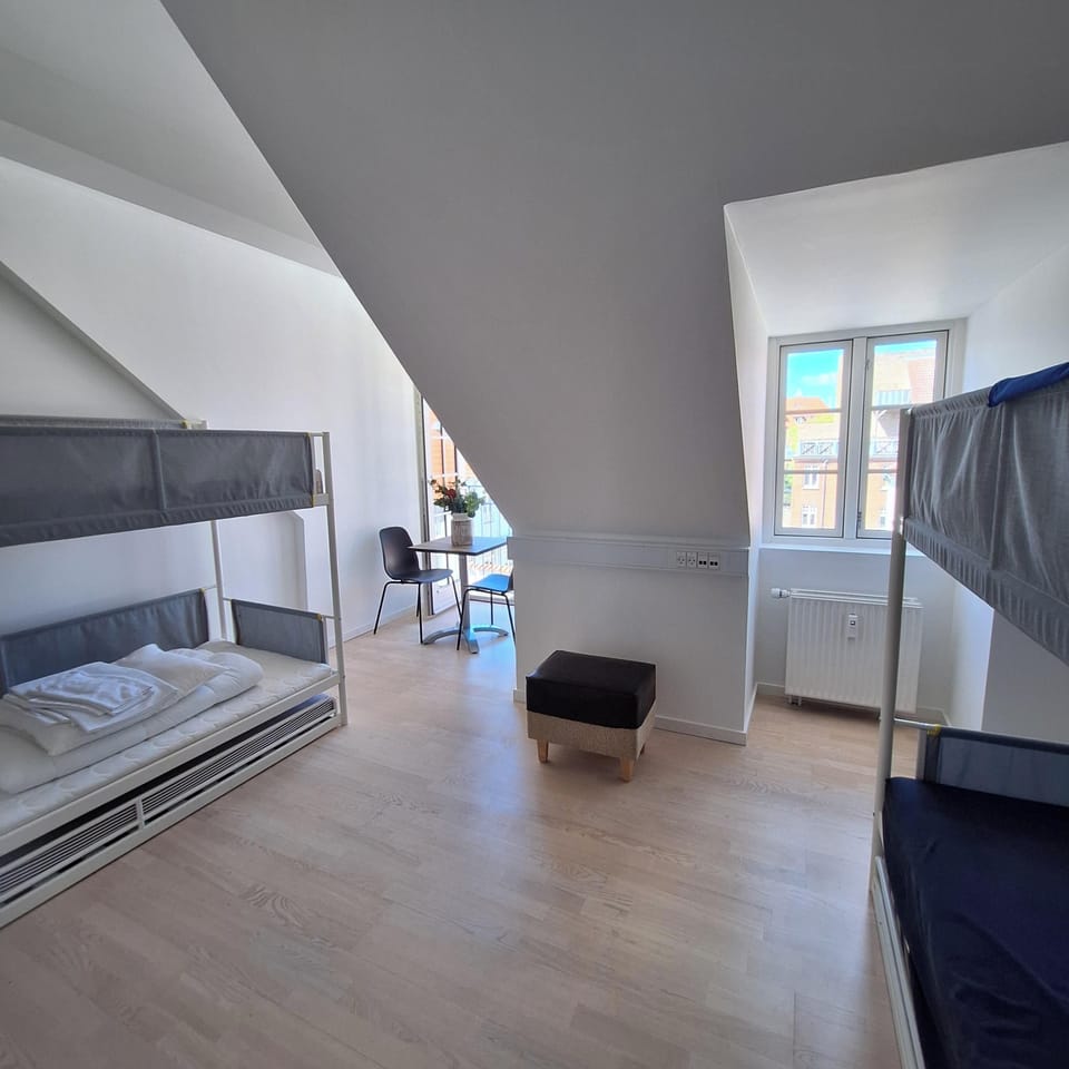 Hypo-allergenic bedding, desk, laptop workspace, free WiFi