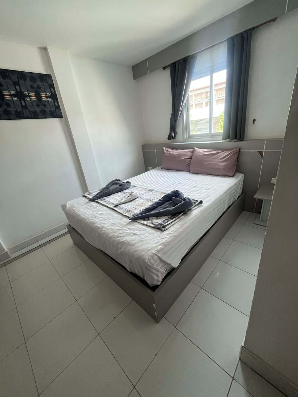 Comfort Double or Twin Room | In-room safe, laptop workspace, WiFi (free)