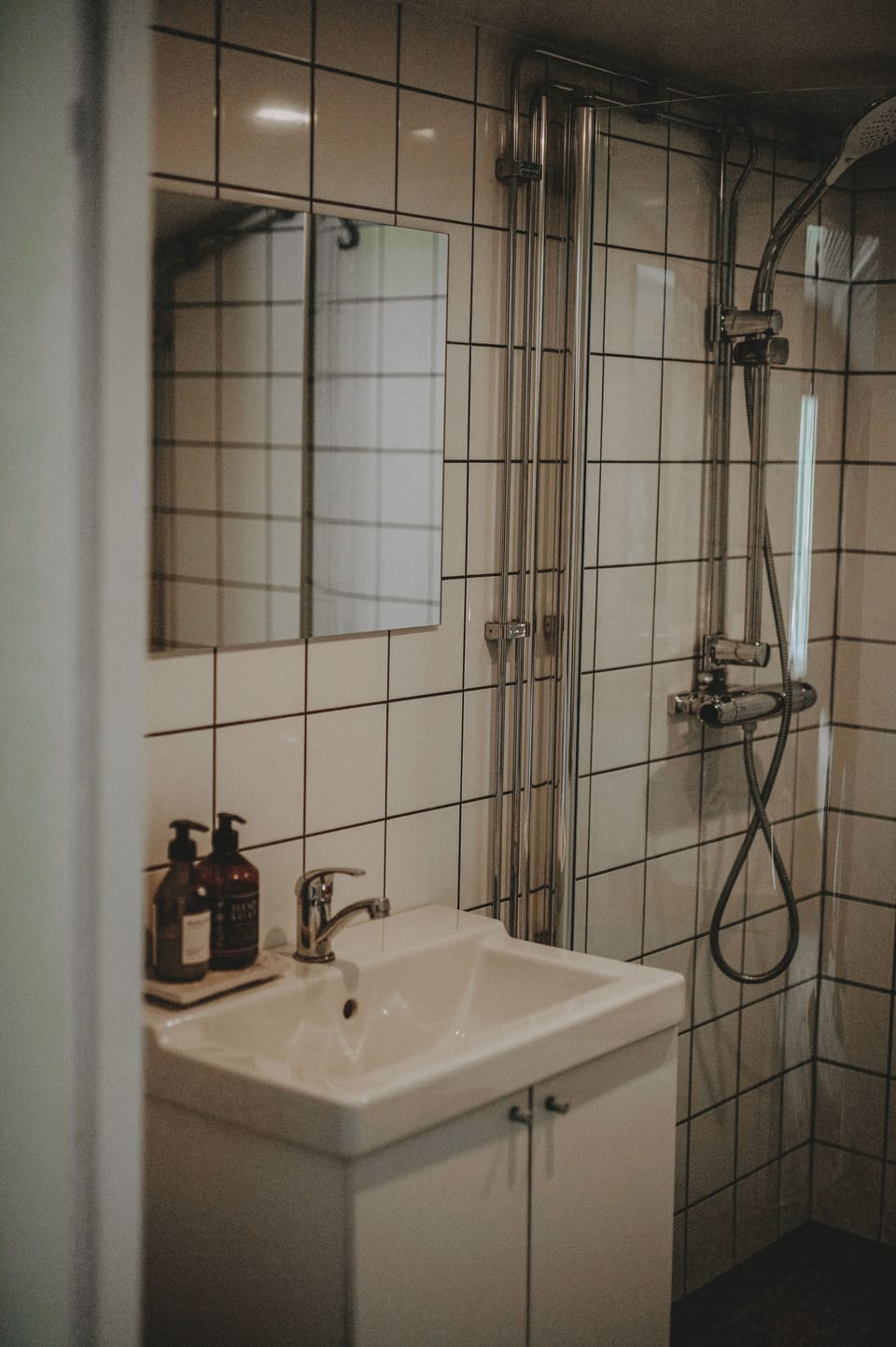 Family Double Room, City View | Bathroom | Towels, soap, shampoo, toilet paper