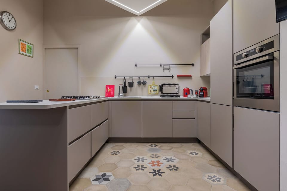Apartment, 2 Bedrooms, Patio | Private kitchen | Fridge, microwave, oven, stovetop