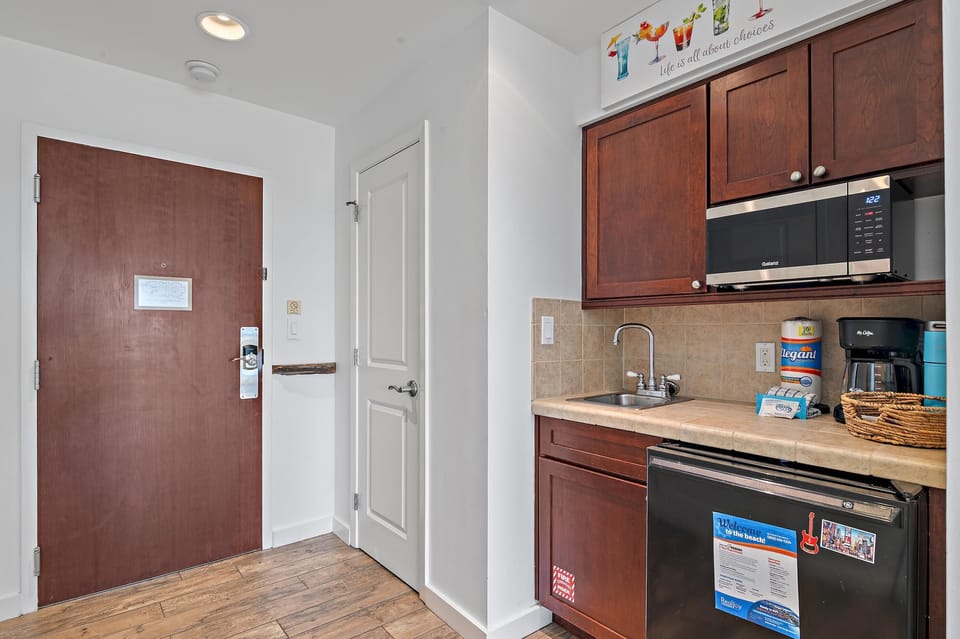 Condo, 1 King Bed with Sofa bed (Luau II 6922) | Private kitchen