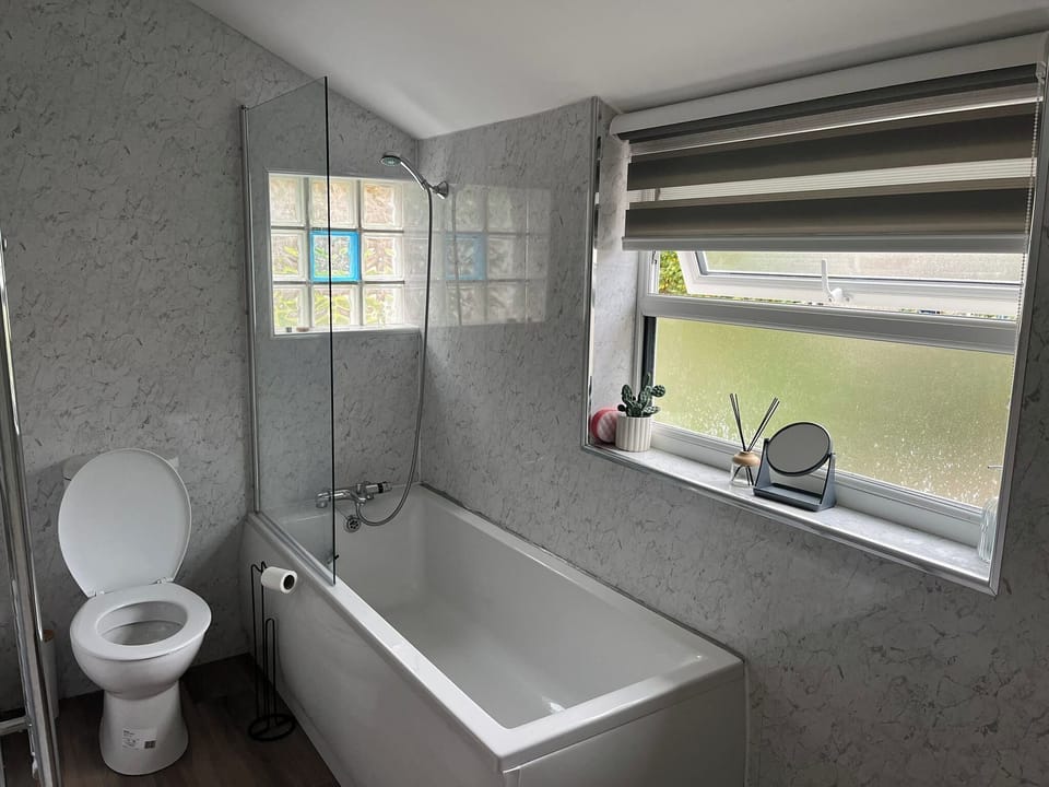 Llangollen - House - Sleeps 8- Garden House in Wales