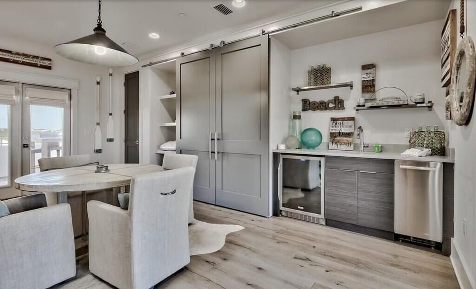House, Multiple Beds (Caspian Escape) | Dining
