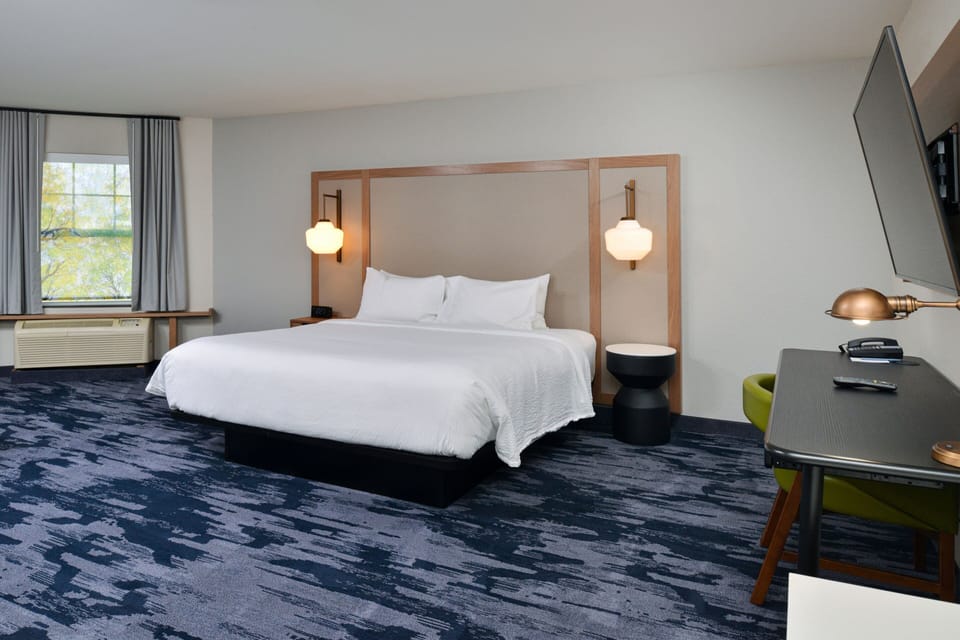 Suite, 1 King Bed with Sofa bed | Premium bedding, desk, laptop workspace, blackout drapes