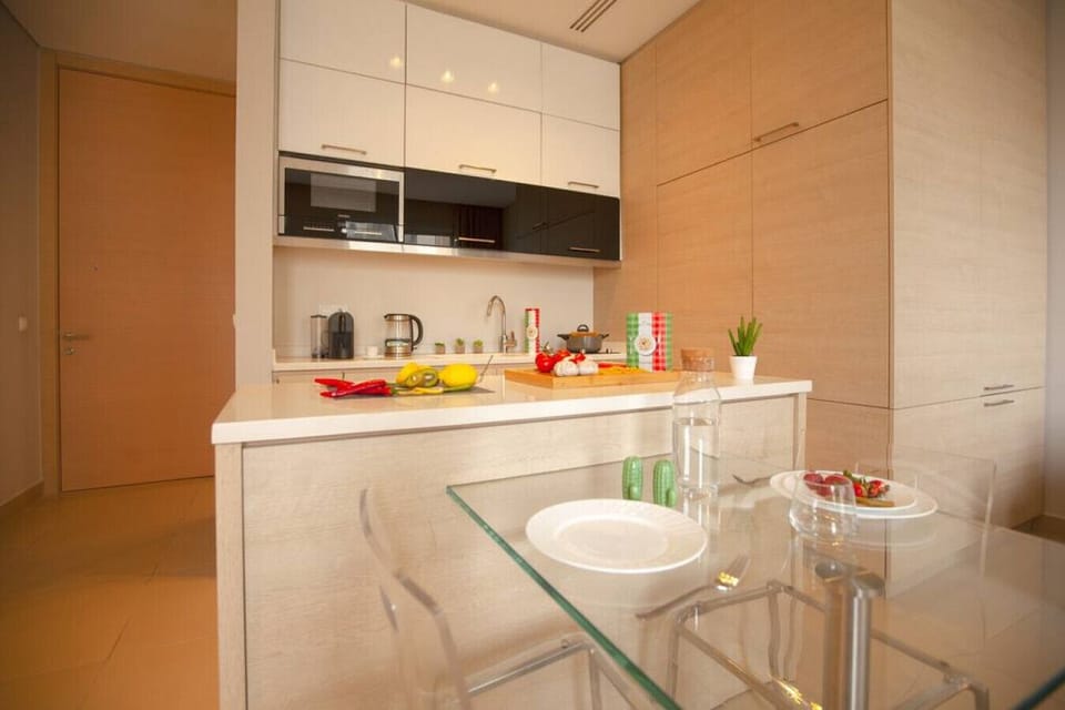 Apartment, 1 Double Bed, Kitchen, City View | Private kitchenette | Coffee/tea maker, full-size fridge, microwave, oven