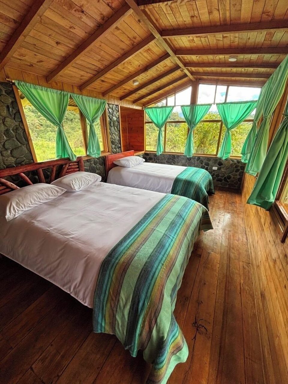 Basic Cabin, Mountain View | WiFi (free)