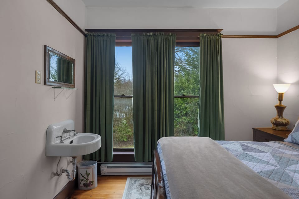 Traditional Room, Non Smoking, Garden View | Egyptian cotton sheets, premium bedding, individually decorated