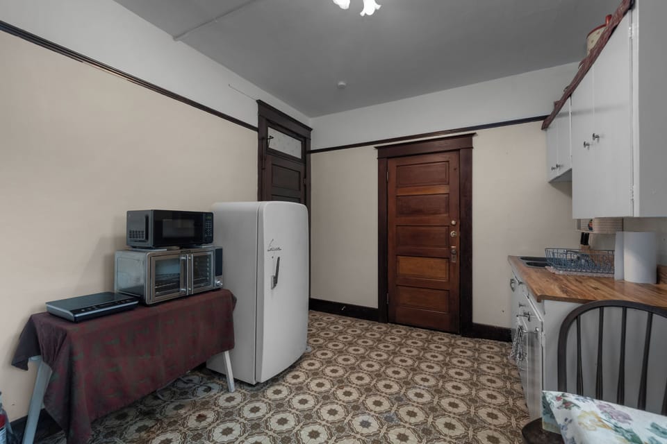 Traditional Apartment, Non Smoking, Garden View | Private kitchenette